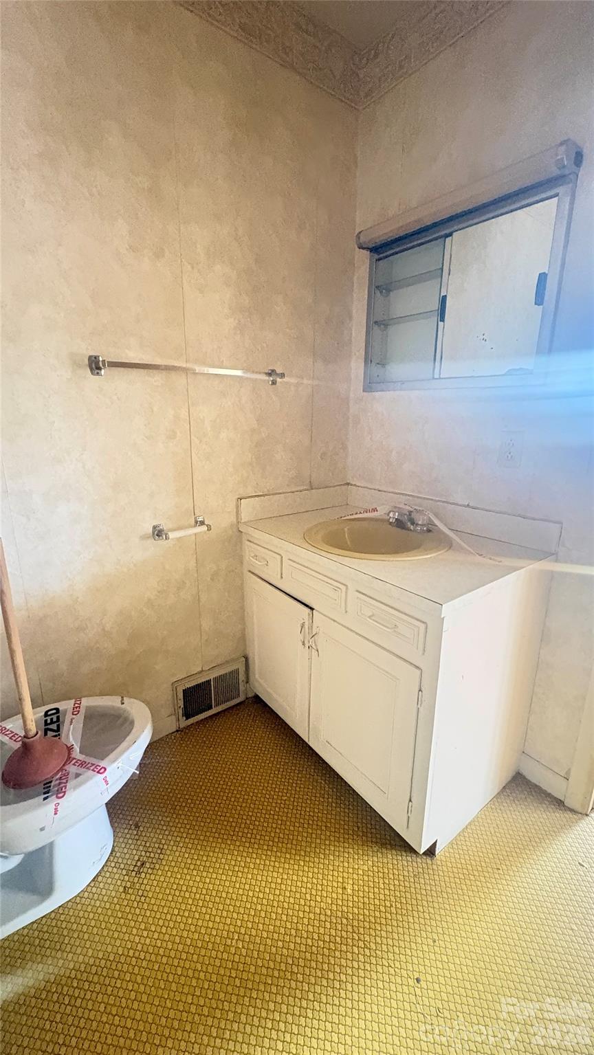 225 Davis Road Crumpler, NC 28617 - Photo 17 of 39