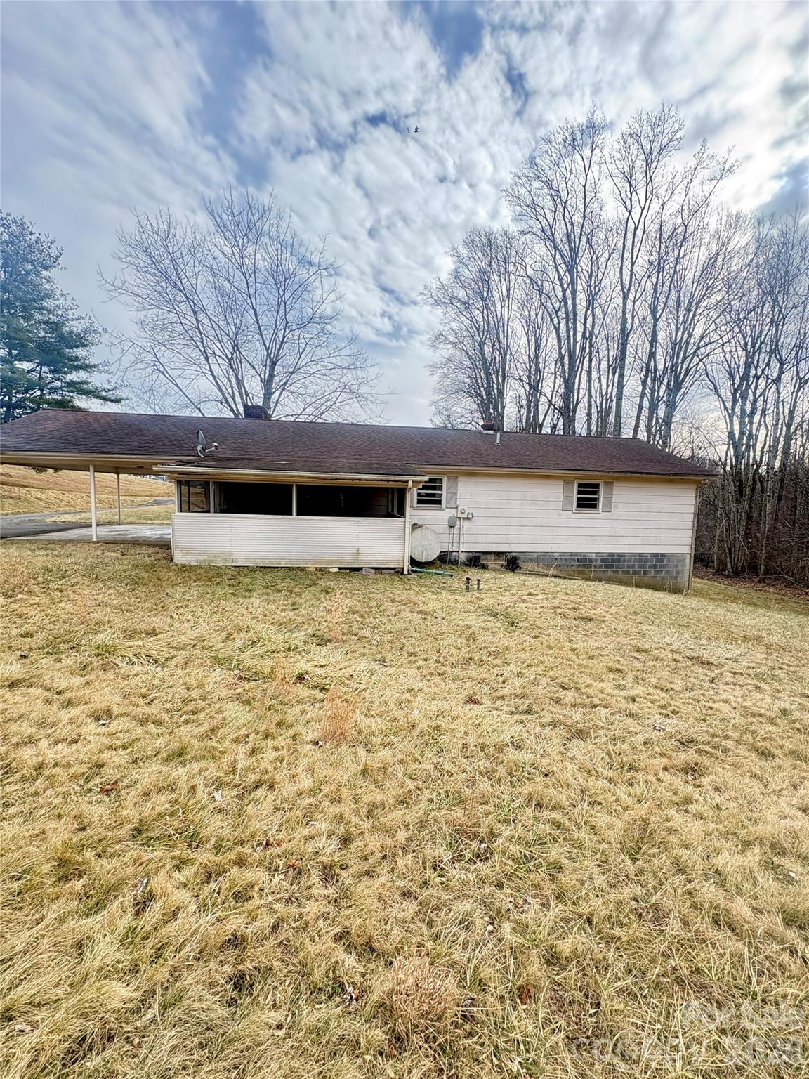 225 Davis Road Crumpler, NC 28617 - Photo 5 of 39