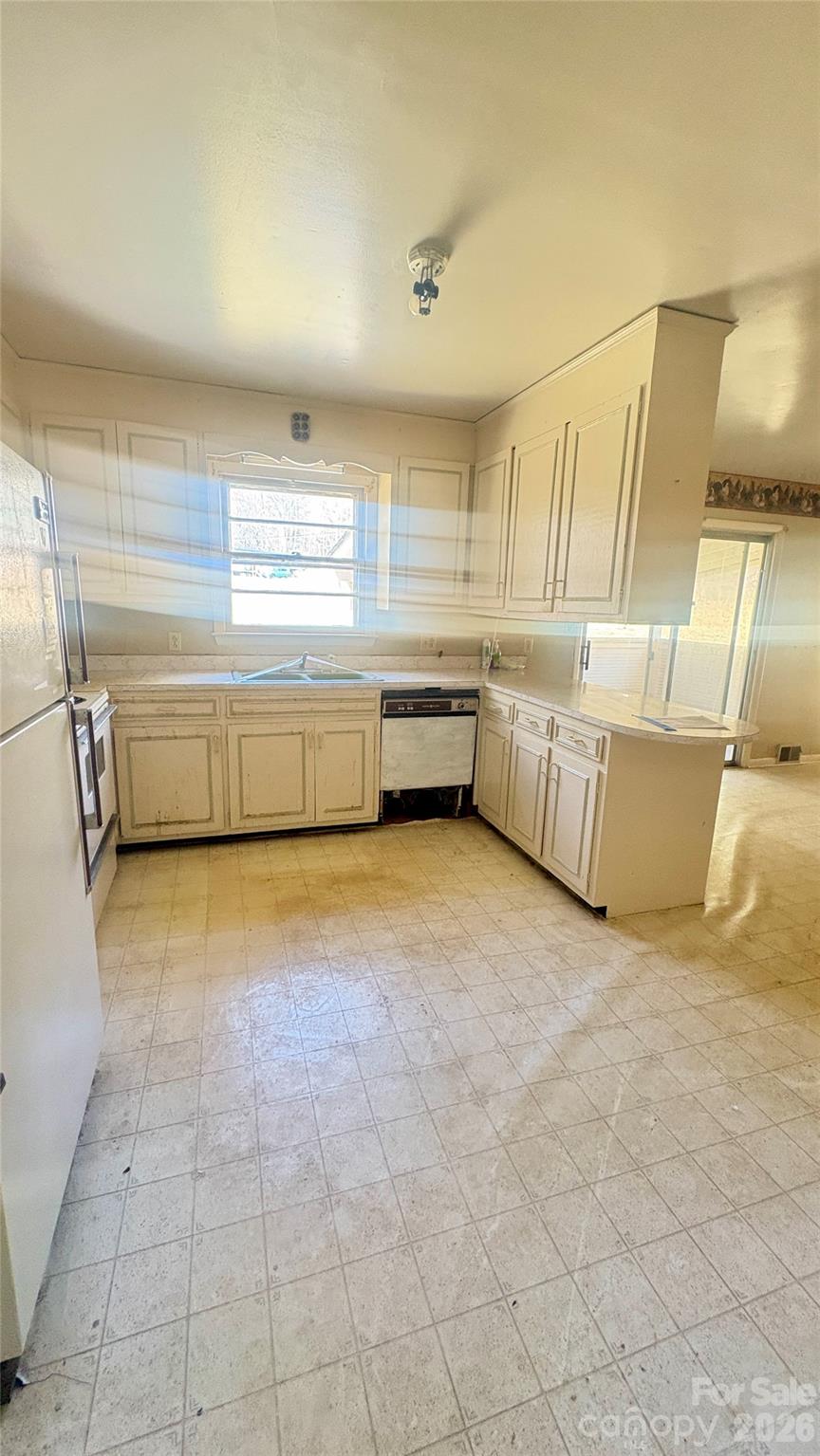 225 Davis Road Crumpler, NC 28617 - Photo 8 of 39