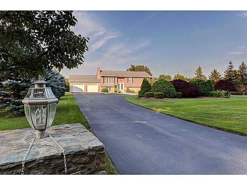 1600 Pippin Orchard Road Cranston, RI 02921 - Photo 3 of 24 Exterior Front.