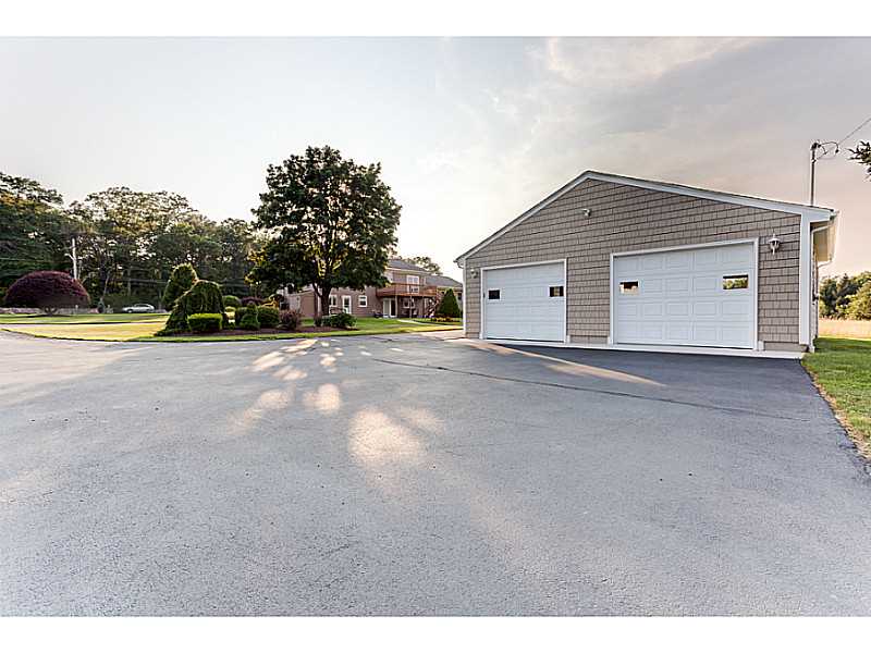 1600 Pippin Orchard Road Cranston, RI 02921 - Photo 4 of 24 Exterior Back.