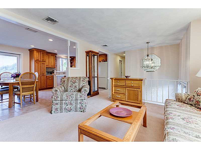 1600 Pippin Orchard Road Cranston, RI 02921 - Photo 7 of 24 Living Room.