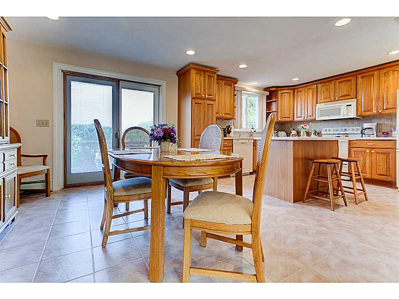 1600 Pippin Orchard Road Cranston, RI 02921 - Photo 8 of 24 Kitchen.