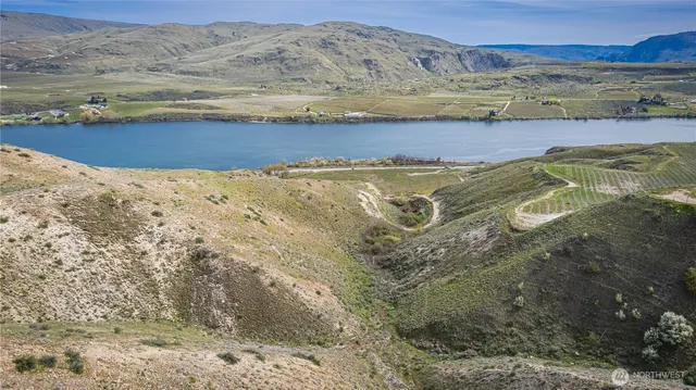 $649,000 | 18 Old Highway 10 Spur, Pateros, WA 98846