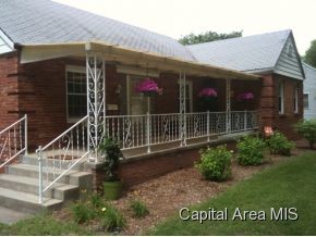 312 West Springfield Road Taylorville, IL 62568 - Photo 2 of 10