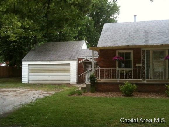 312 West Springfield Road Taylorville, IL 62568 - Photo 3 of 10