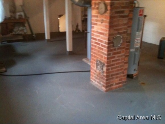 312 West Springfield Road Taylorville, IL 62568 - Photo 4 of 10