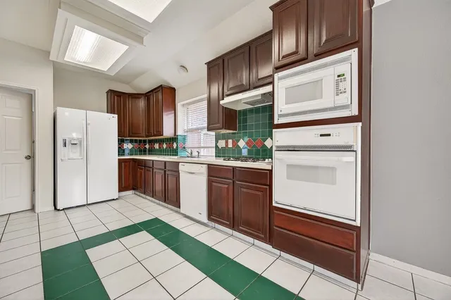 $2,200 | 11347 Corola Trail Drive, Houston, TX 77066