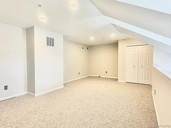 1075 Beaver Run Troy, MI 48083 - Photo 25 of 29
