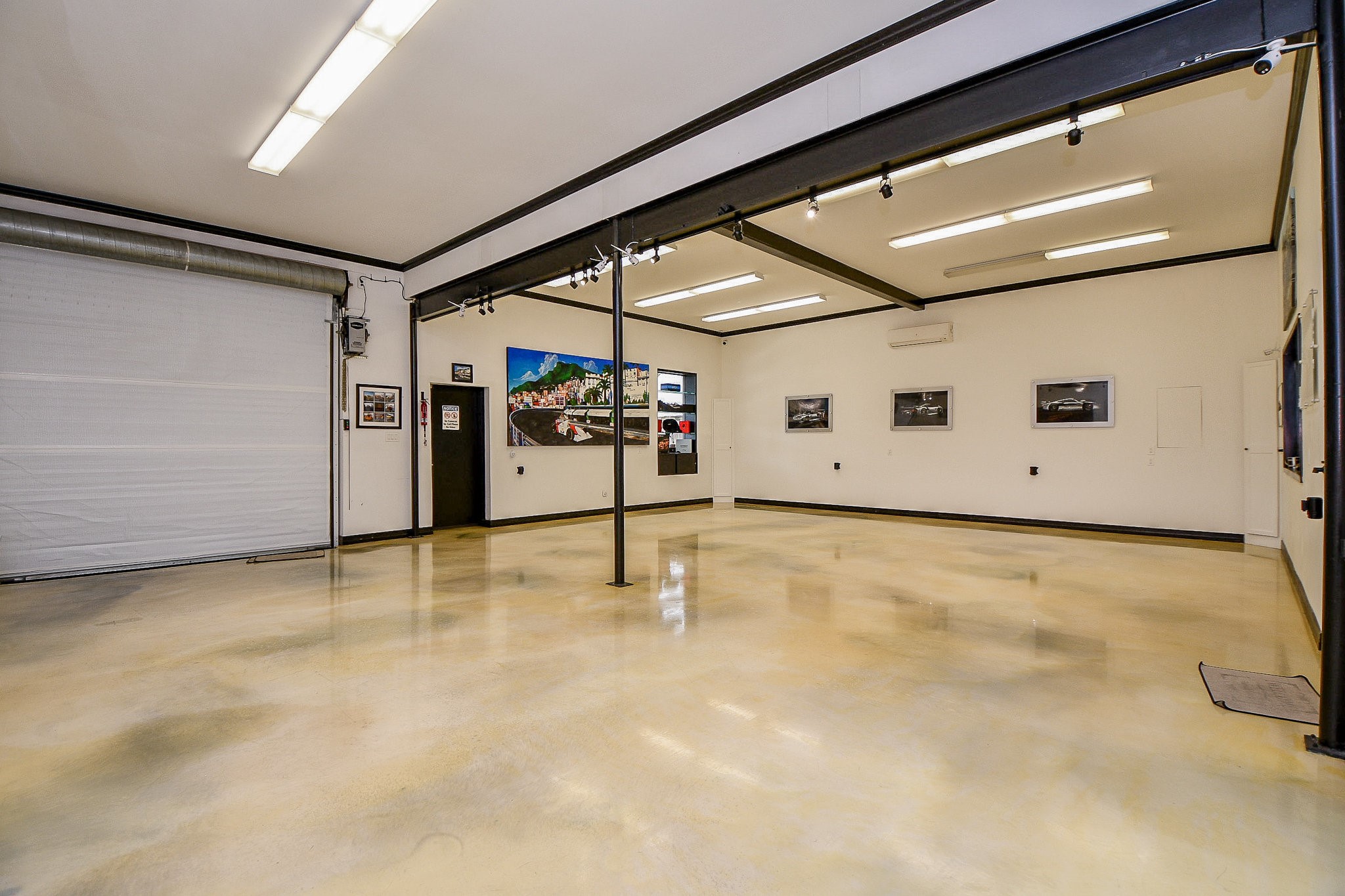 4119 Allen Street Houston, TX 77007 - Photo 20 of 50 a view of a indoor garage
