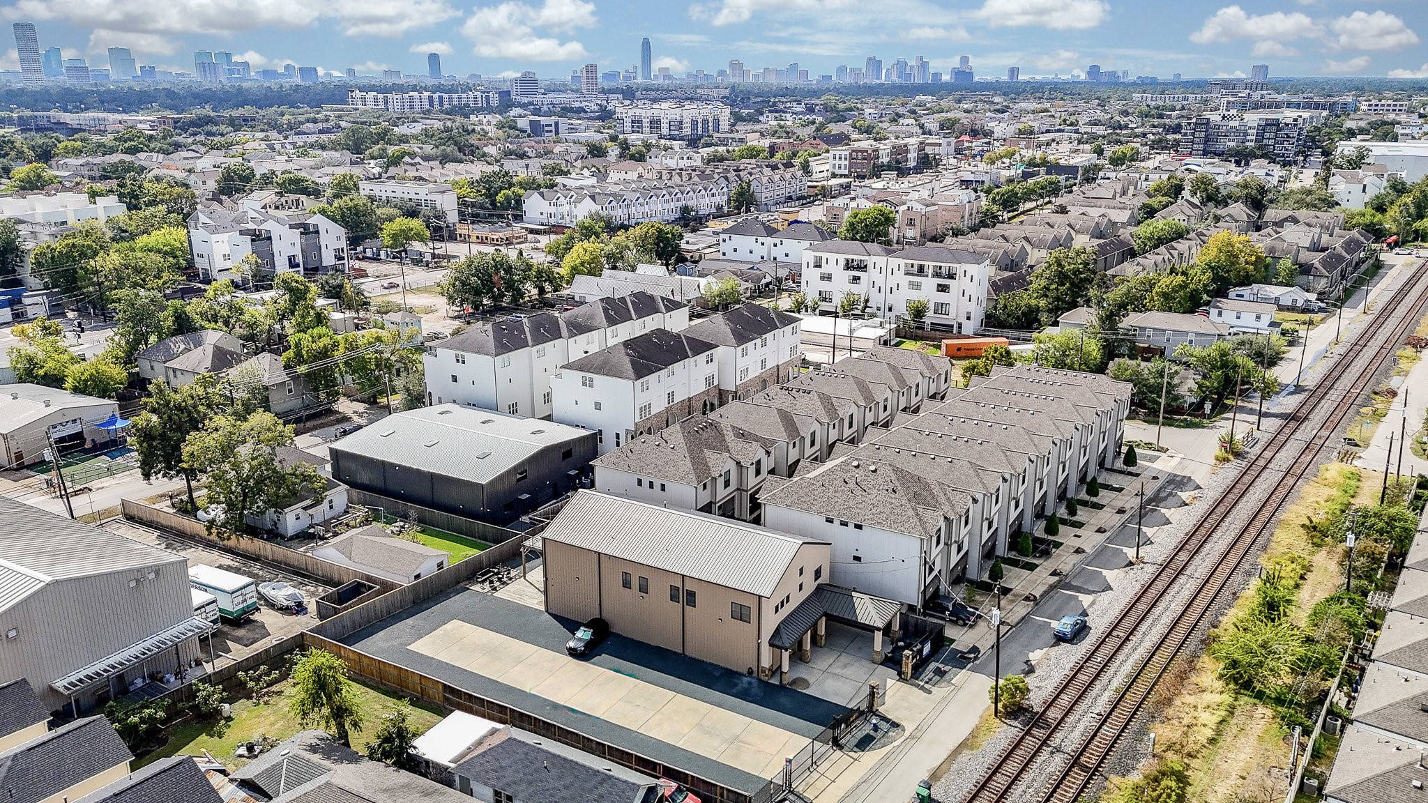 4119 Allen Street Houston, TX 77007 - Photo 48 of 50 an aerial view of residential houses with yard