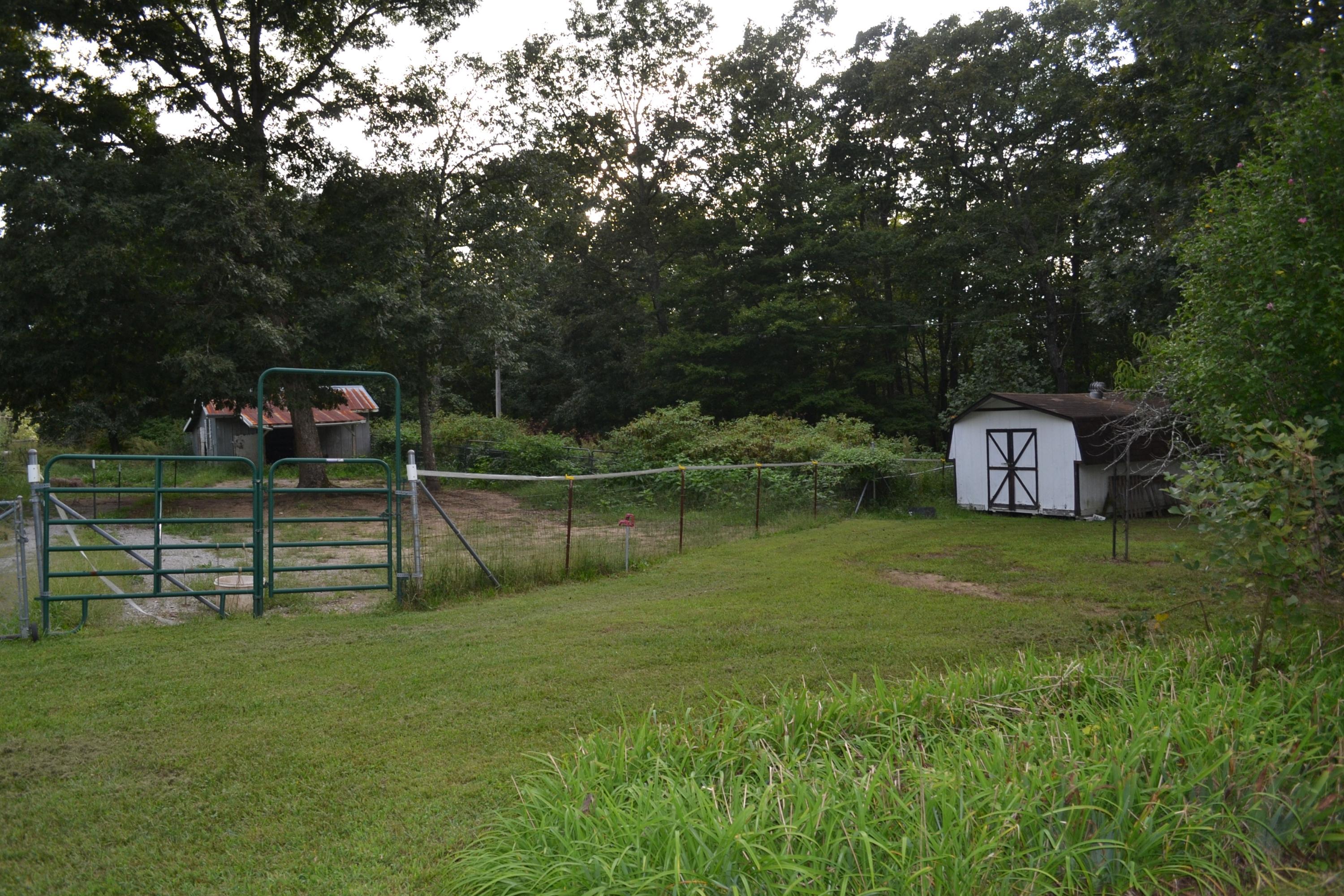 2448 Brewer Road Crossville, TN 38572 - Photo 20 of 34 Garden area