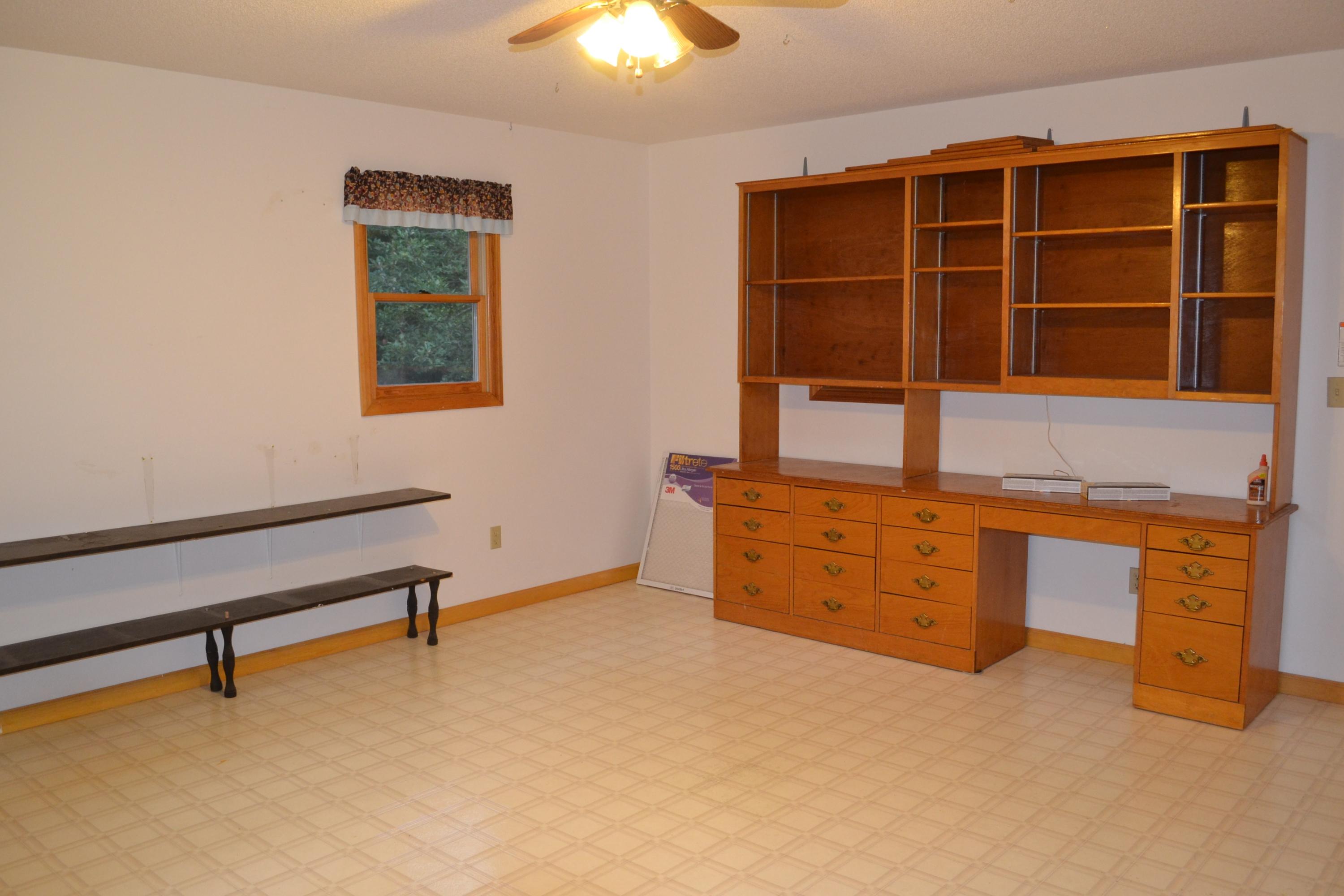 2448 Brewer Road Crossville, TN 38572 - Photo 25 of 34 Laundry room