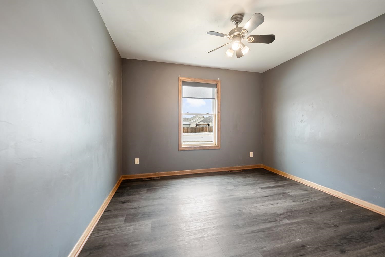 2332 Oak Ridge Circle De Pere, WI 54115 - Photo 18 of 38