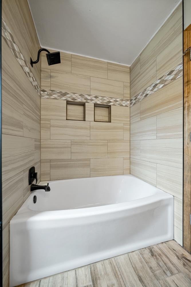 2332 Oak Ridge Circle De Pere, WI 54115 - Photo 20 of 38