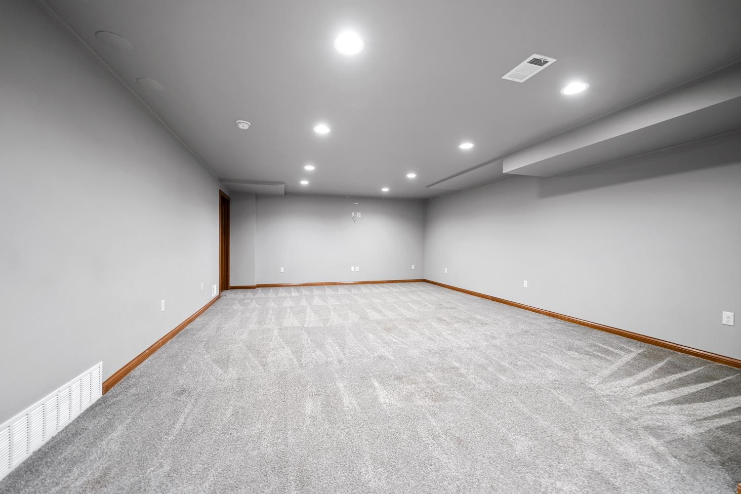 2332 Oak Ridge Circle De Pere, WI 54115 - Photo 22 of 38