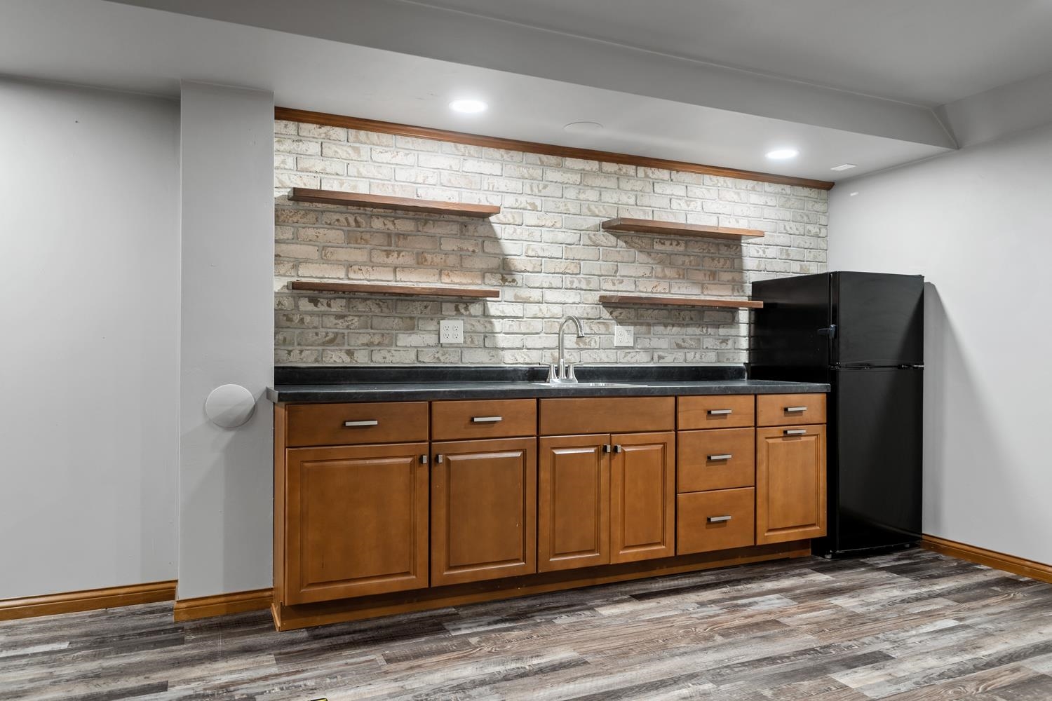 2332 Oak Ridge Circle De Pere, WI 54115 - Photo 27 of 38