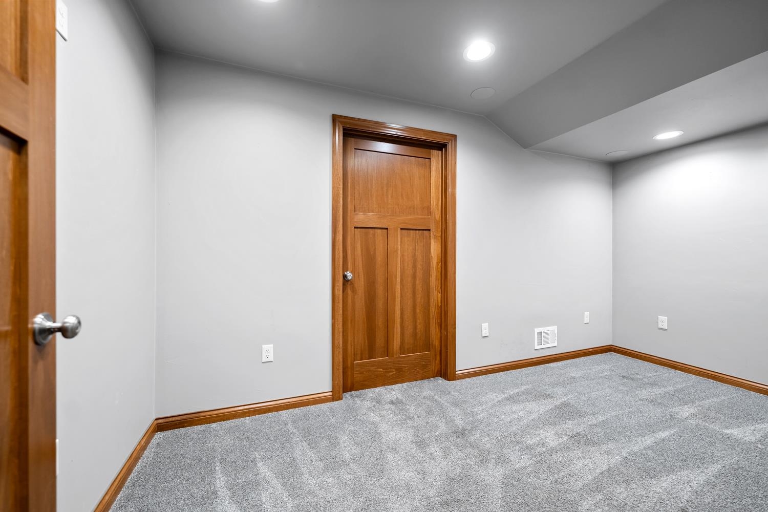 2332 Oak Ridge Circle De Pere, WI 54115 - Photo 28 of 38