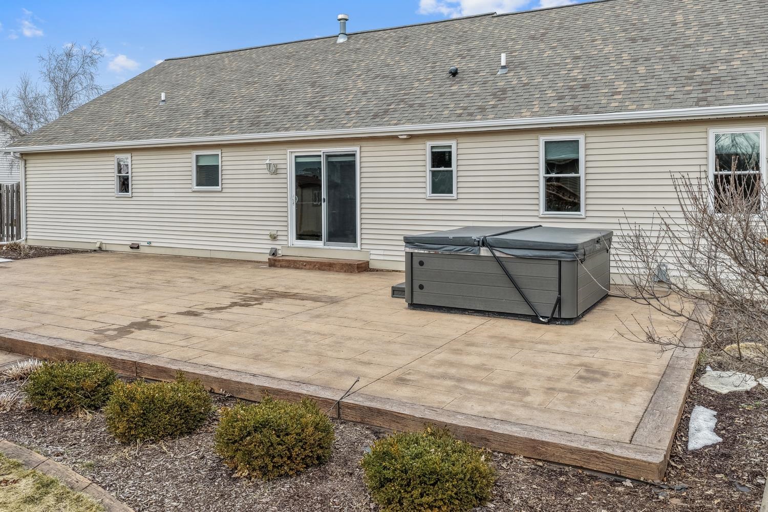 2332 Oak Ridge Circle De Pere, WI 54115 - Photo 31 of 38