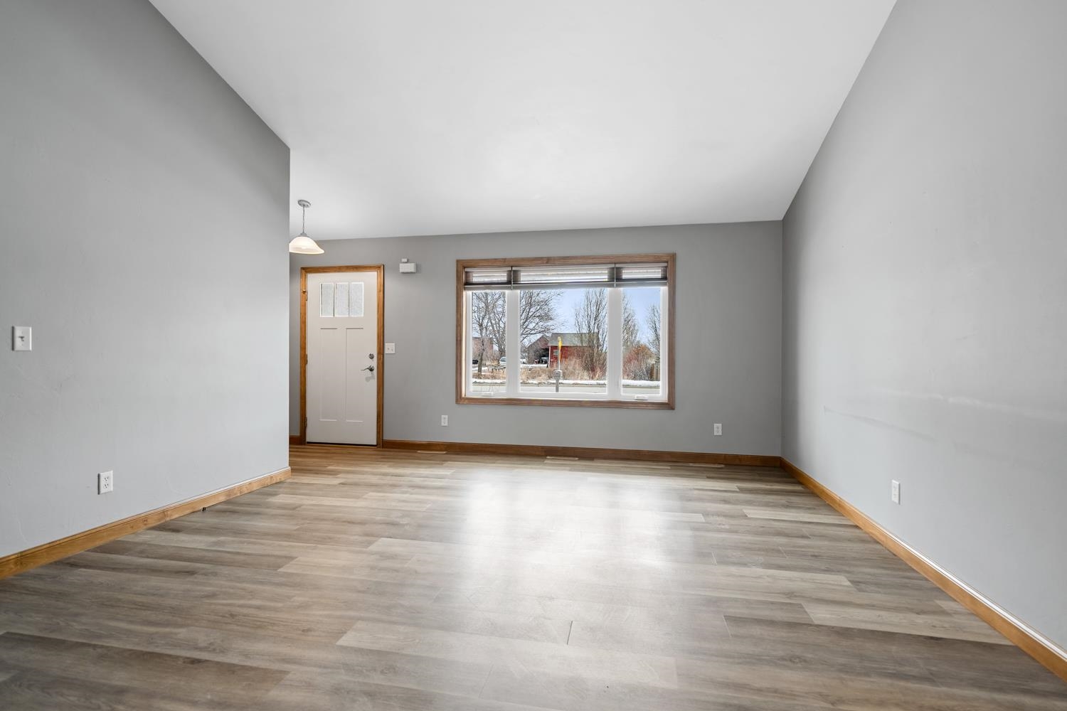 2332 Oak Ridge Circle De Pere, WI 54115 - Photo 6 of 38