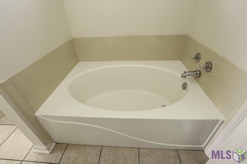 212 Springhaven Drive Baton Rouge, LA 70810 - Photo 11 of 18