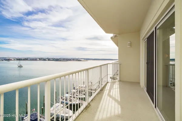 $680,000 | 100 Olde Towne Yacht Club Road, Unit 512, Beaufort, NC 28516