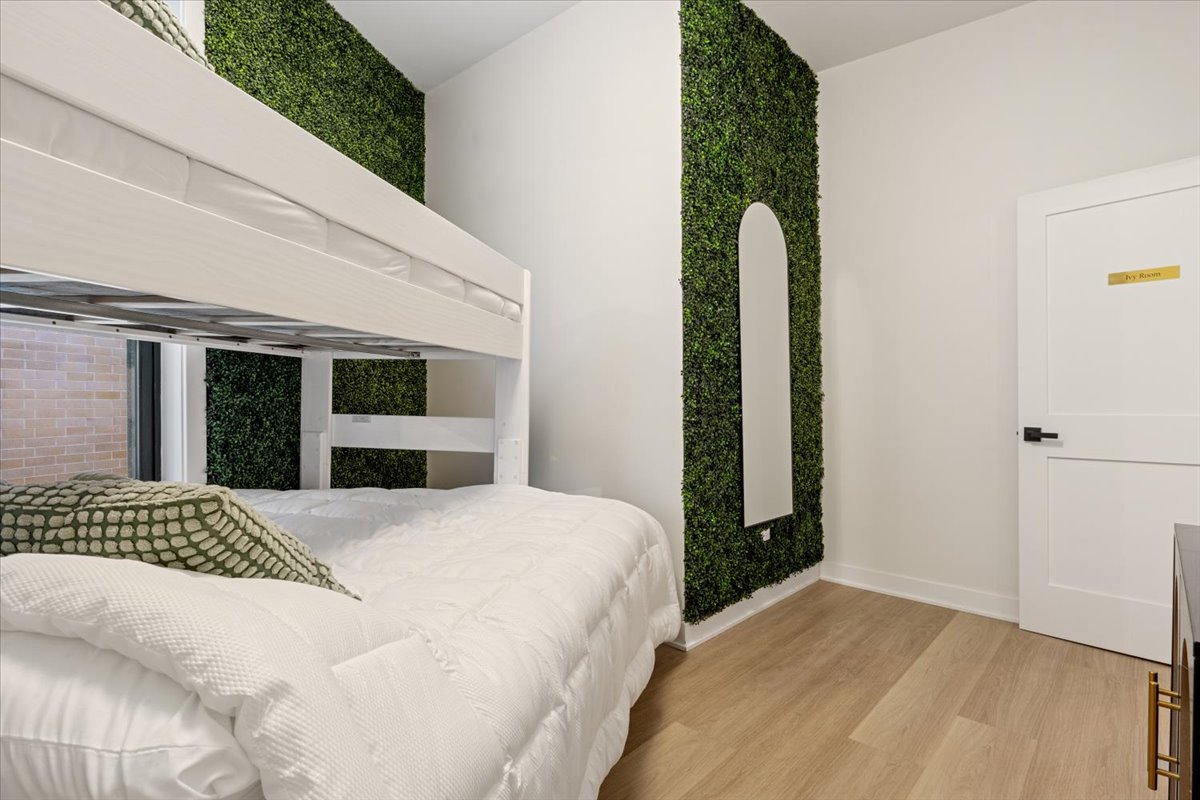 1110 West Addison Street Chicago, IL 60613 - Photo 22 of 49 a bedroom with a bed and a window