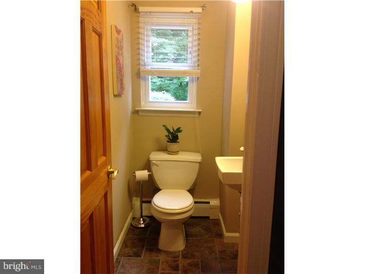 480 Hillendale Road Media, PA 19063 - Photo 14 of 25 Bathroom