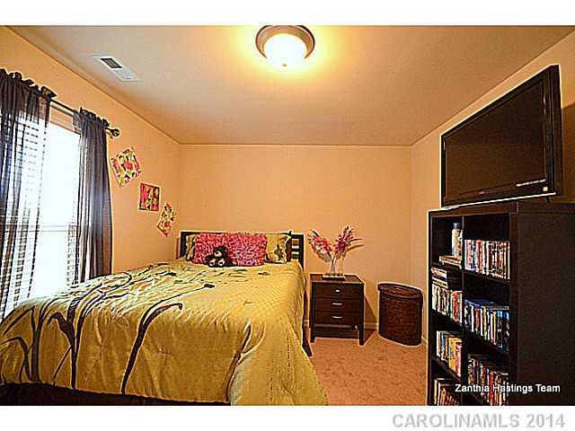1010 Mearn Road Charlotte, NC 28216 - Photo 12 of 16