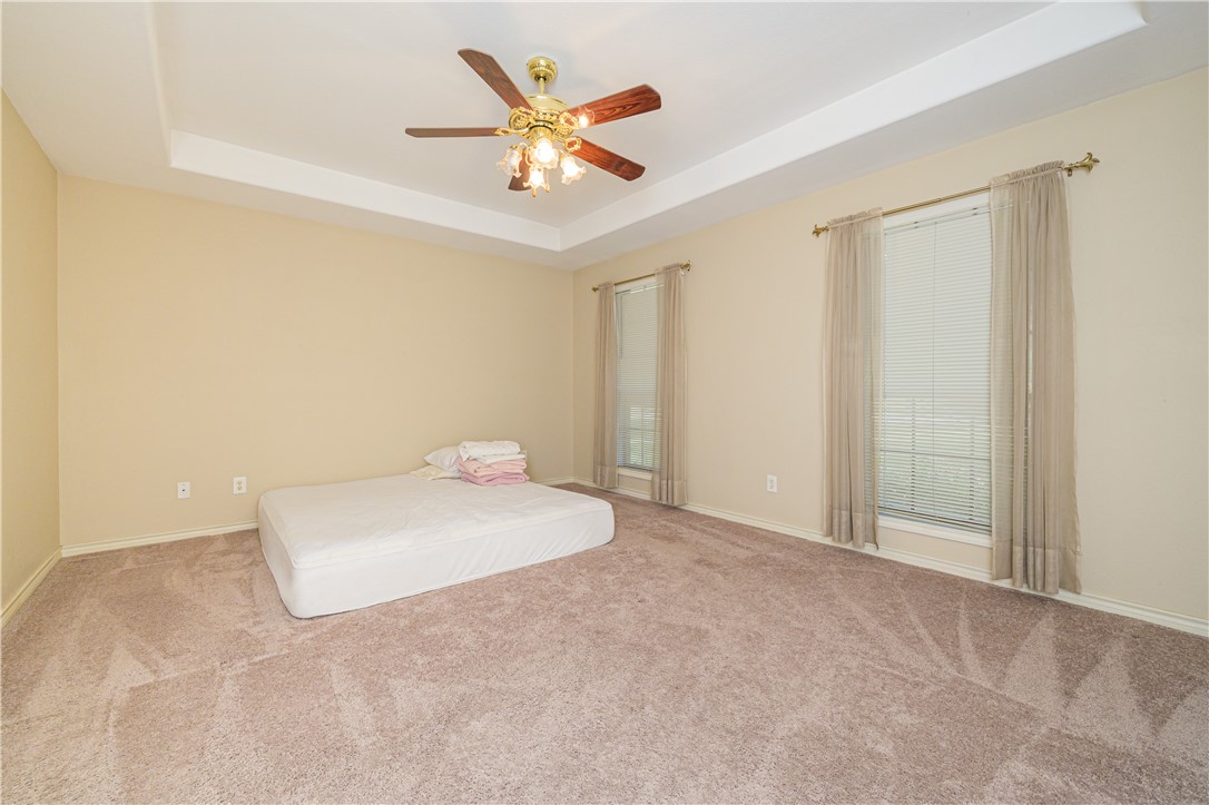 10416 7th Street Pettus, TX 78146 - Photo 28 of 40 a view of a livingroom with a ceiling fan