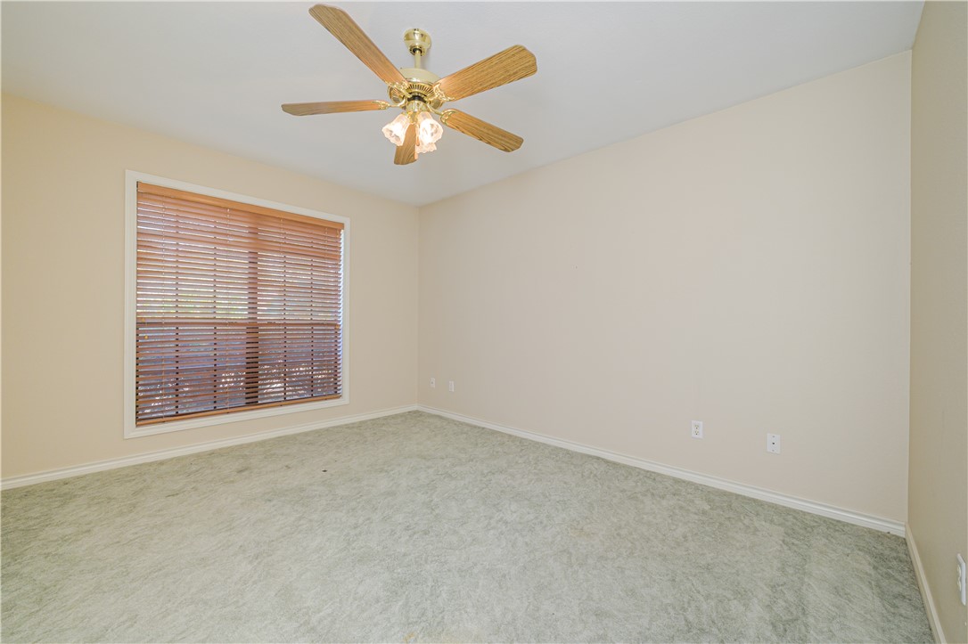 10416 7th Street Pettus, TX 78146 - Photo 31 of 40 an empty room with a window