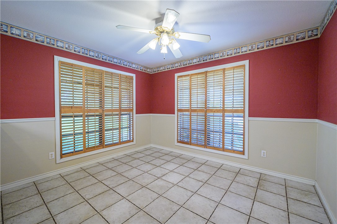 10416 7th Street Pettus, TX 78146 - Photo 34 of 40 a view of an empty room with a window