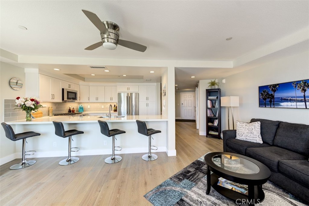 412 Arenoso Lane, Unit 403 San Clemente, CA 92672 - Photo 4 of 20