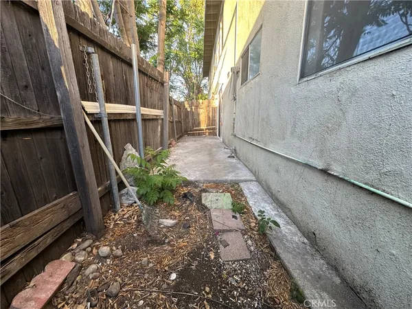 $2,100 | 607 North Dalton Avenue, Unit 1, Azusa, CA 91702