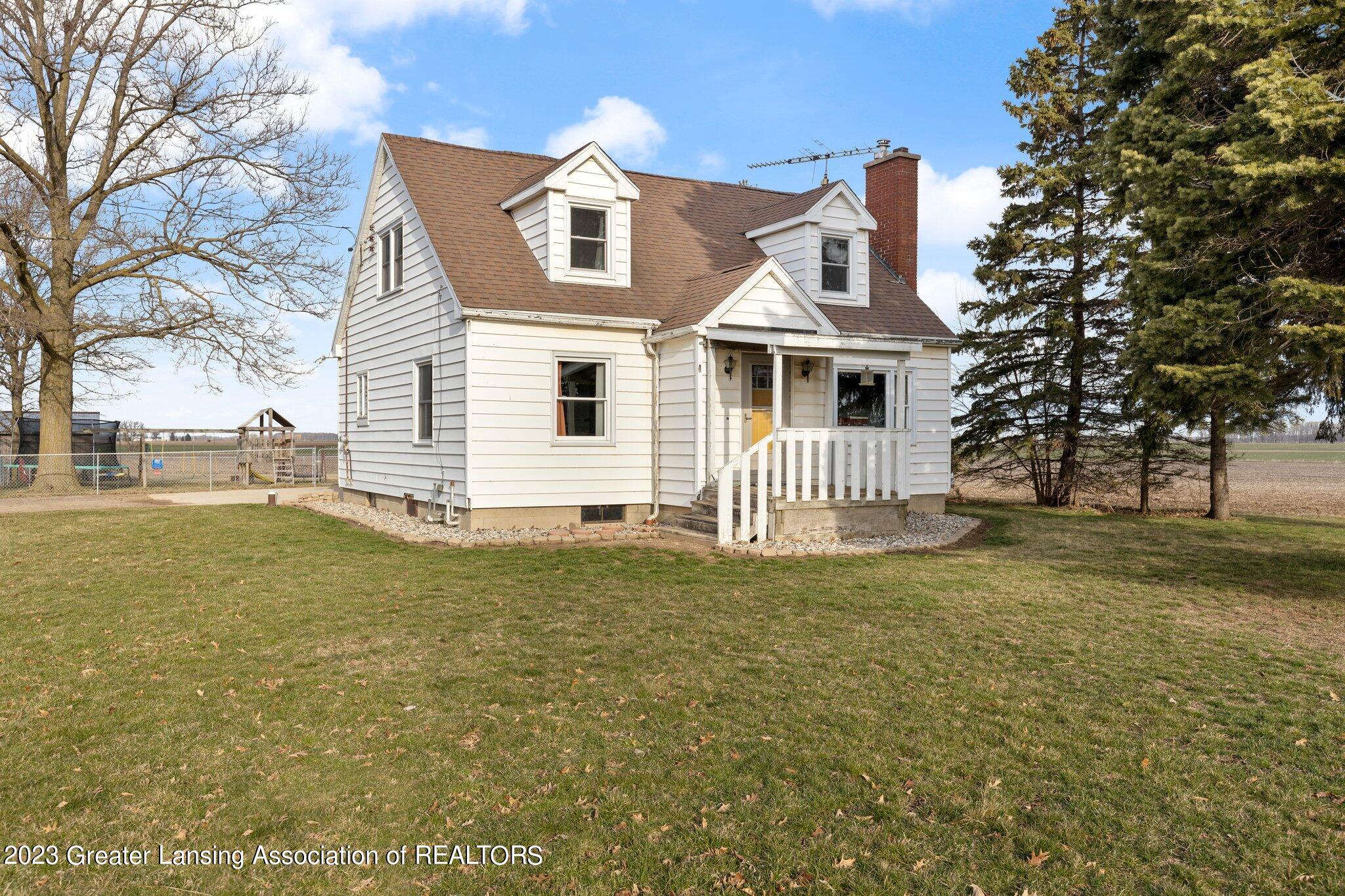 2801 North Lowell Road St. Johns, MI 48879 - Photo 2 of 28 2-web-or-mls-2801-n-lowell-rd