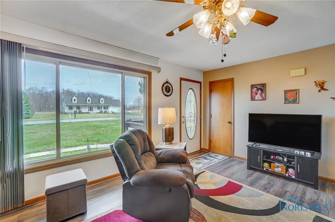 4943 Alexander Road Pemberville, OH 43450 - Photo 7 of 46 Gallery Image 7