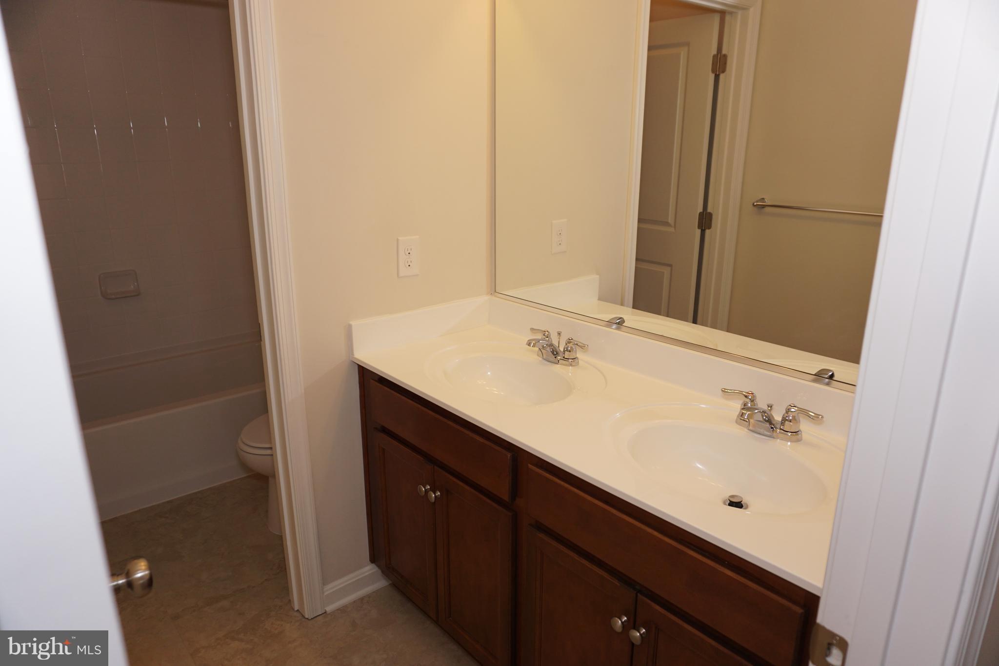 675 Stonegate Road Westminster, MD 21157 - Photo 21 of 30 Bath