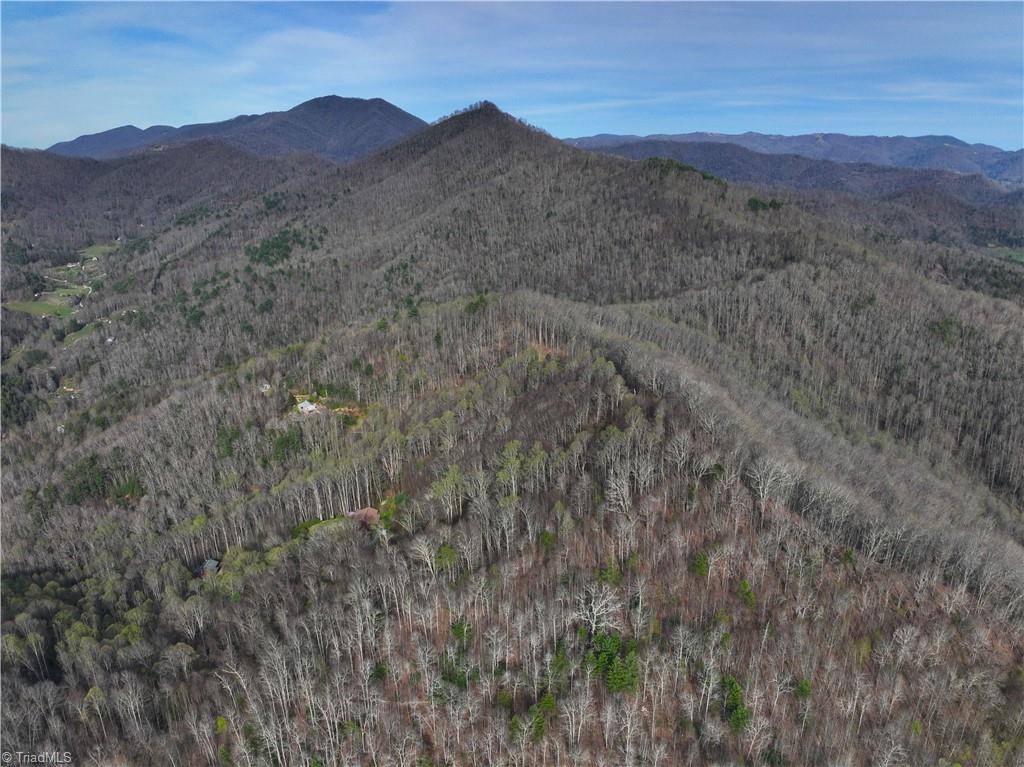94 Bucks Ridge, Unit 1517 Clyde, NC 28721 - Photo 9 of 16