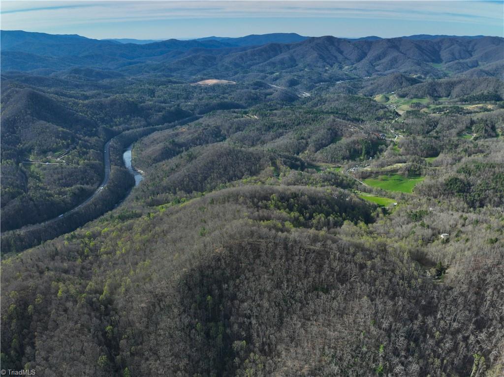 94 Bucks Ridge, Unit 1517 Clyde, NC 28721 - Photo 10 of 16