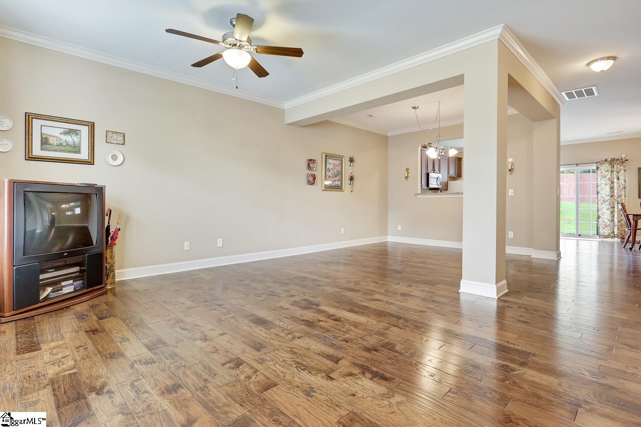 21 Swade Way Greer, SC 29650 - Photo 4 of 29 Gallery Image 4