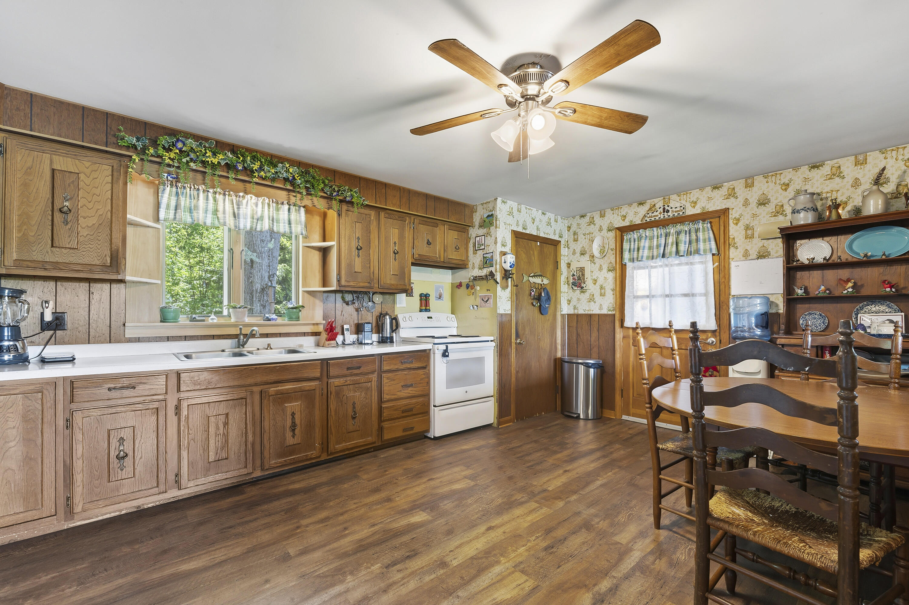 92 Highway 236 Berwick, ME 03901 - Photo 12 of 67 92 ME-236_114