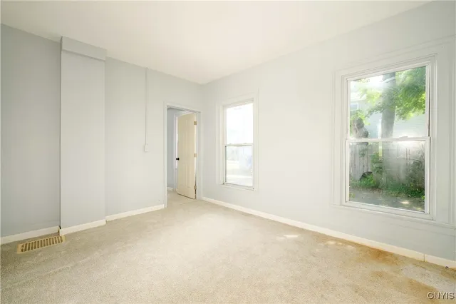 $1,500 | 42 East Cayuga Street, Oswego, NY 13126