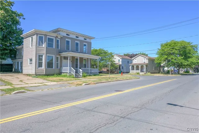 $1,500 | 42 East Cayuga Street, Oswego, NY 13126