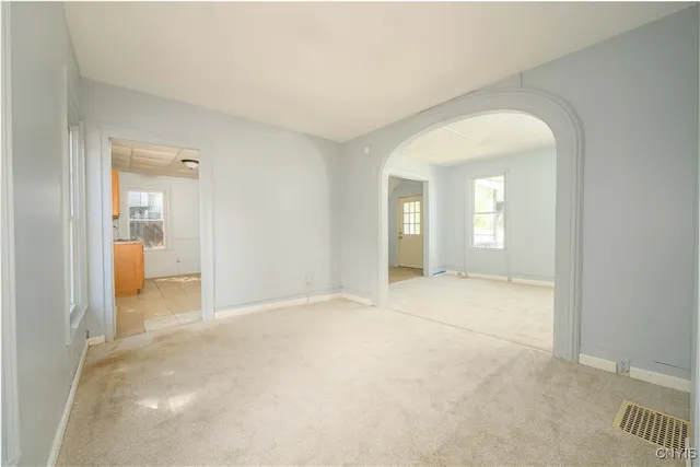 $1,500 | 42 East Cayuga Street, Oswego, NY 13126