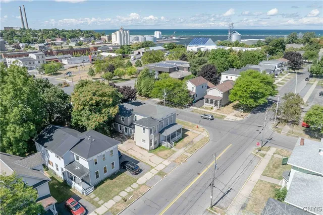 $1,500 | 42 East Cayuga Street, Oswego, NY 13126