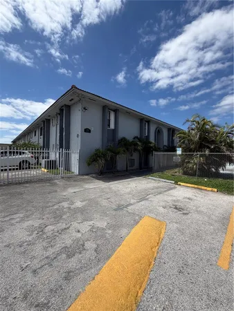 $2,000 | 4050 Northwest 135th Street, Unit 510, Opa-Locka, FL 33054