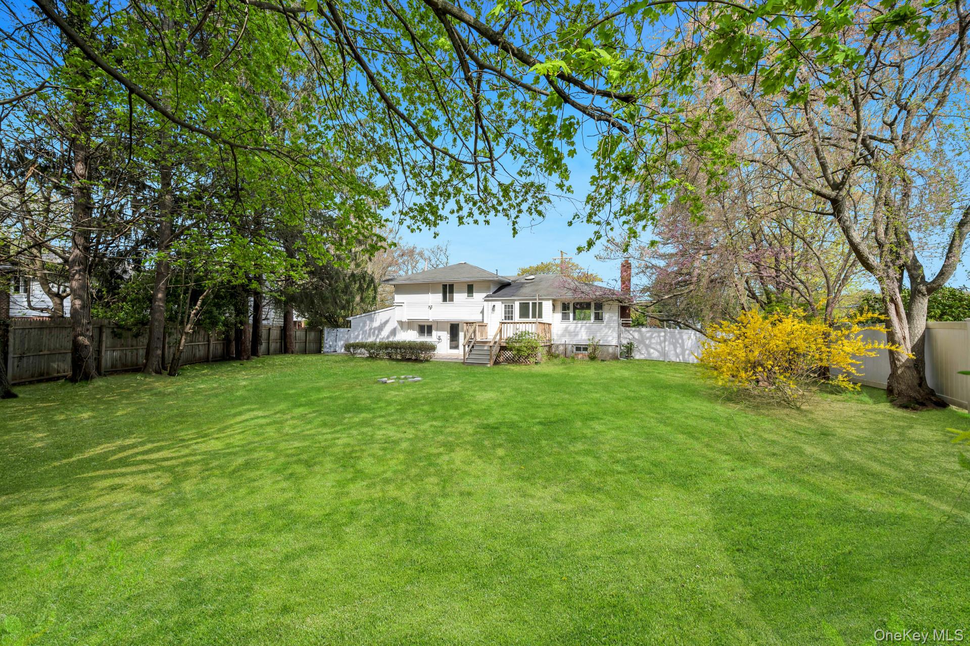 48 Earl Road Melville, NY 11747 - Photo 18 of 19
