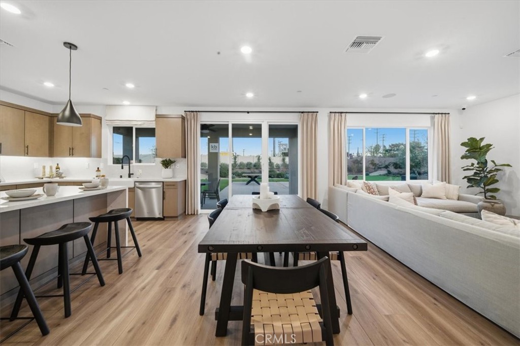 42971 Summer Lane Lancaster, CA 93536 - Photo 15 of 38 PHOTOS ARE OF MODEL MATCH, INTERIOR AND EXTERIOR FINISHES MAY VARY