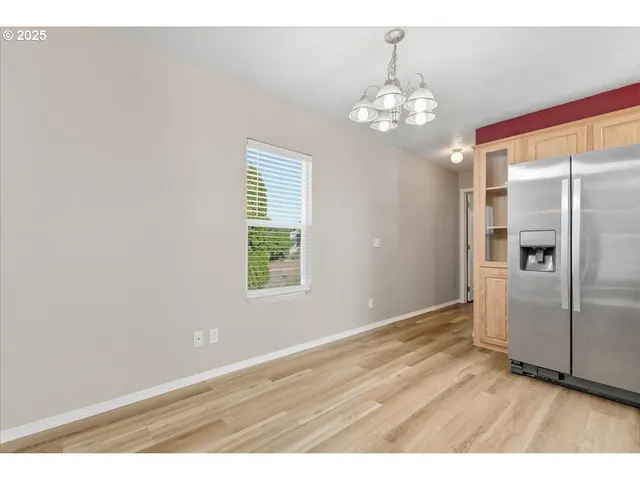 a view interior of a house with an entryway