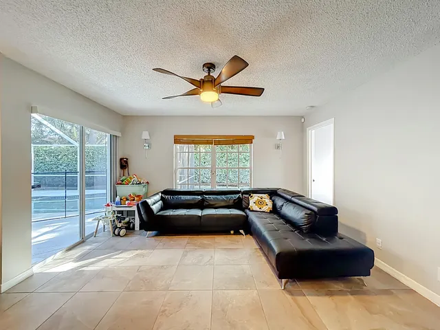 a view of an outdoor space with a backyard